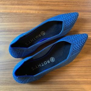 Rothy’s blue python point flats size 8